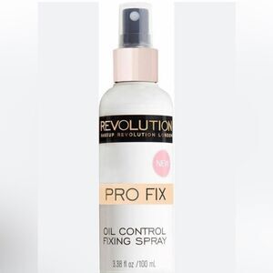 Revolution face make up fixing spray